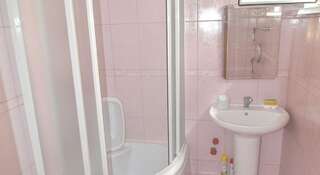 Гостевой дом Вилла Людмила Лазаревское Двухместный номер с 2 отдельными кроватями-3